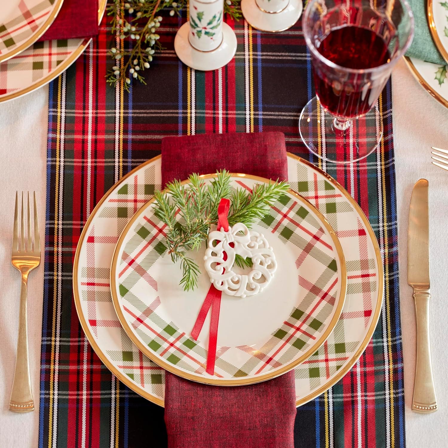 8 Must-Haves for Your Next Christmas Party